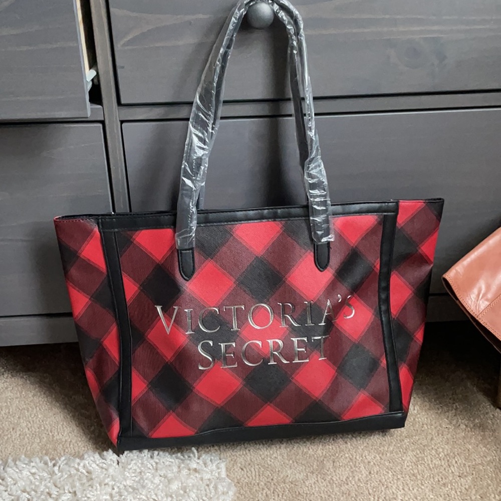 Vs plaid limited edition holiday travel tote NWT